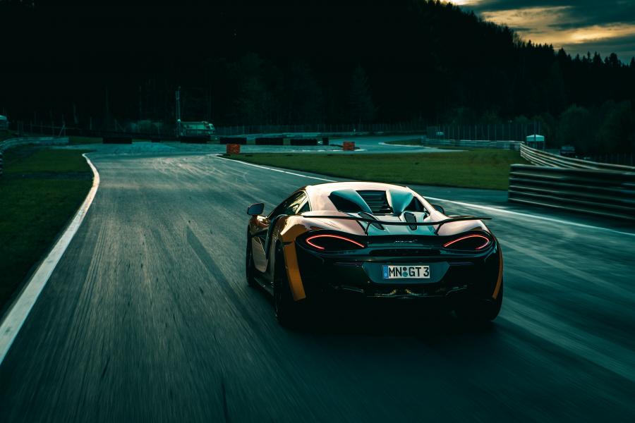  McLaren 570S by Novitec Rosso 2016 года  (фото 16 из 32)